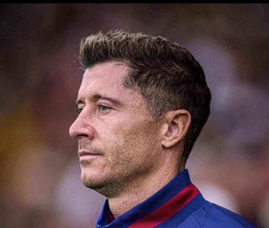 莱万将要求在明夏离队 并会优先考虑加盟皇马 莱万将要求在明夏离队 并会优先考虑加盟皇马